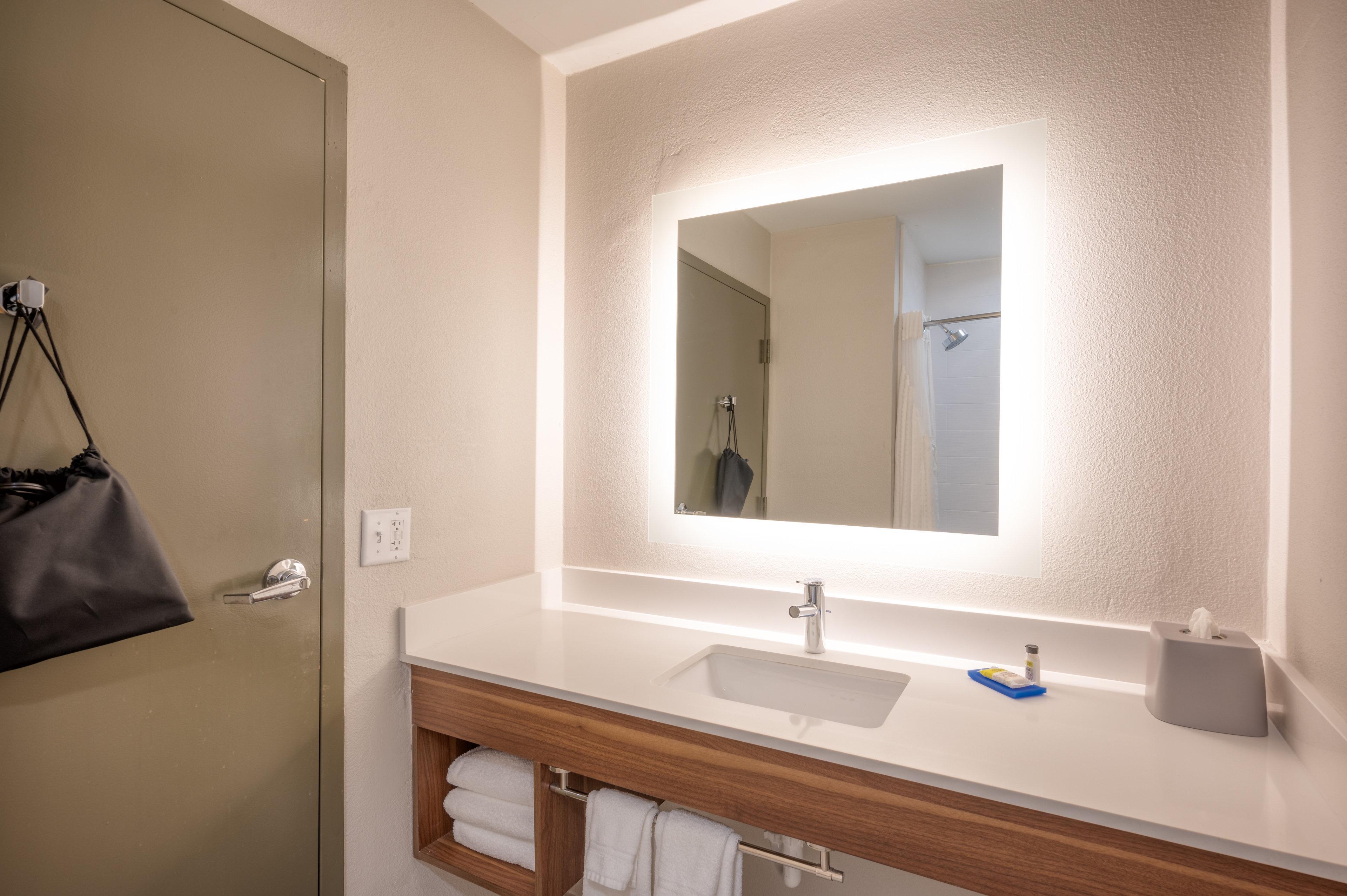 Holiday Inn Express Hotel & Suites Greenville By Ihg Exterior photo