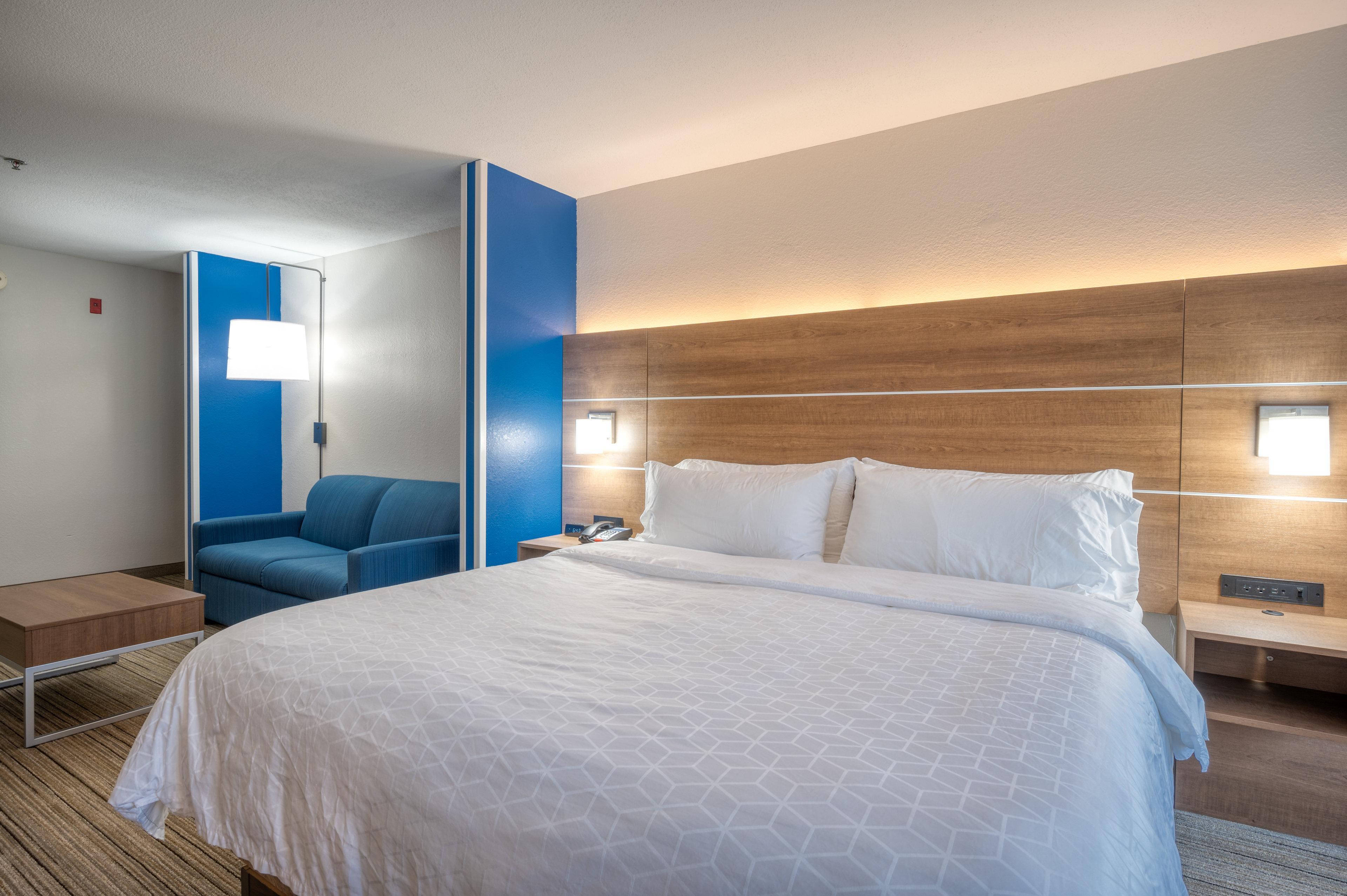 Holiday Inn Express Hotel & Suites Greenville By Ihg Exterior photo