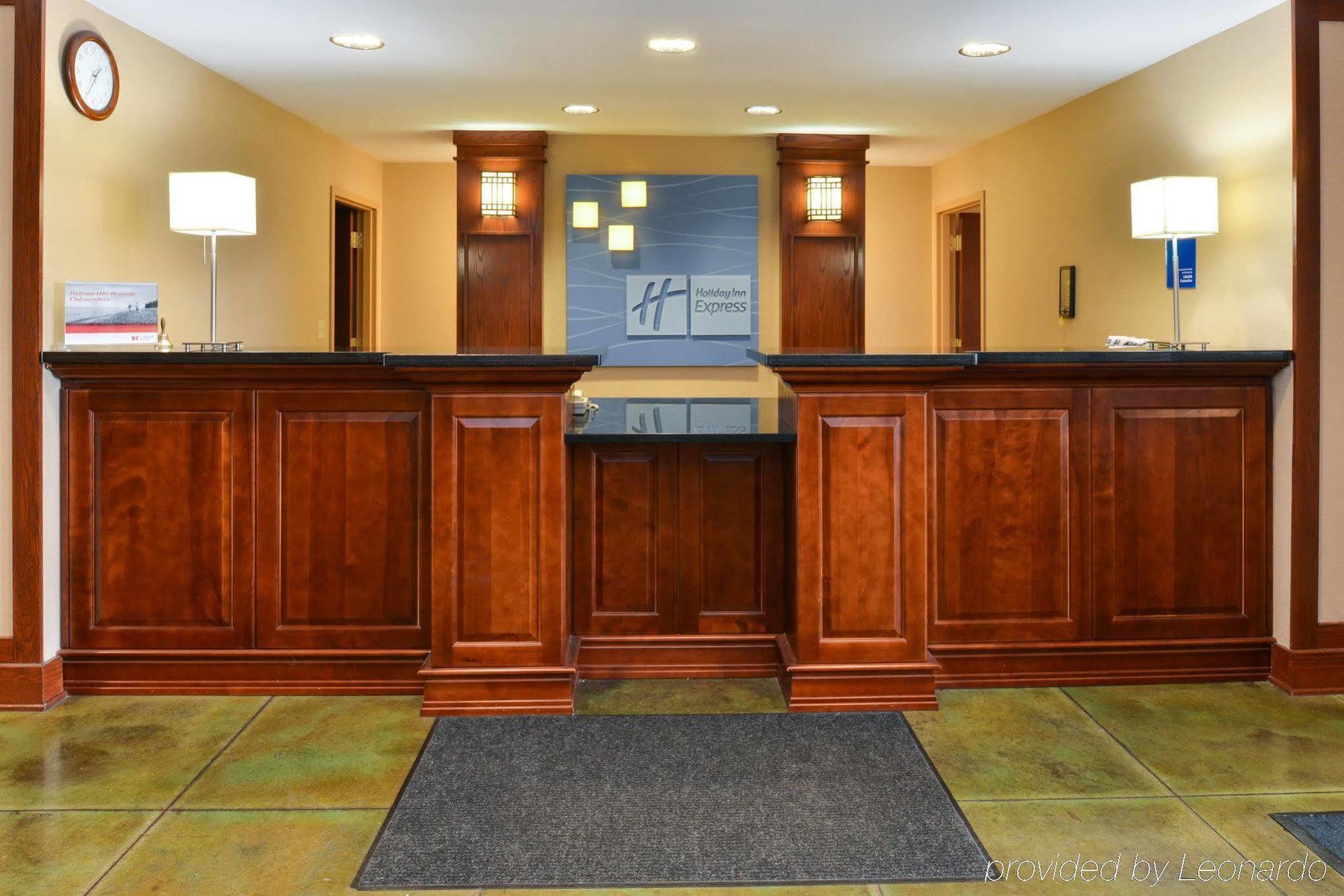Holiday Inn Express Hotel & Suites Greenville By Ihg Exterior photo