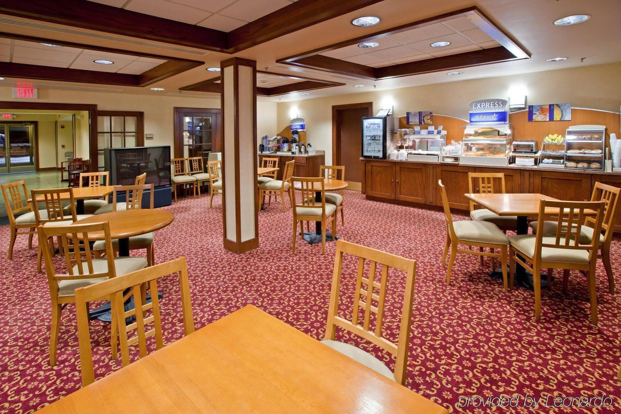 Holiday Inn Express Hotel & Suites Greenville By Ihg Exterior photo