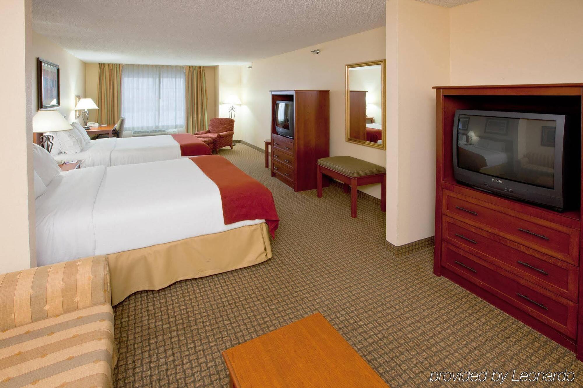Holiday Inn Express Hotel & Suites Greenville By Ihg Exterior photo